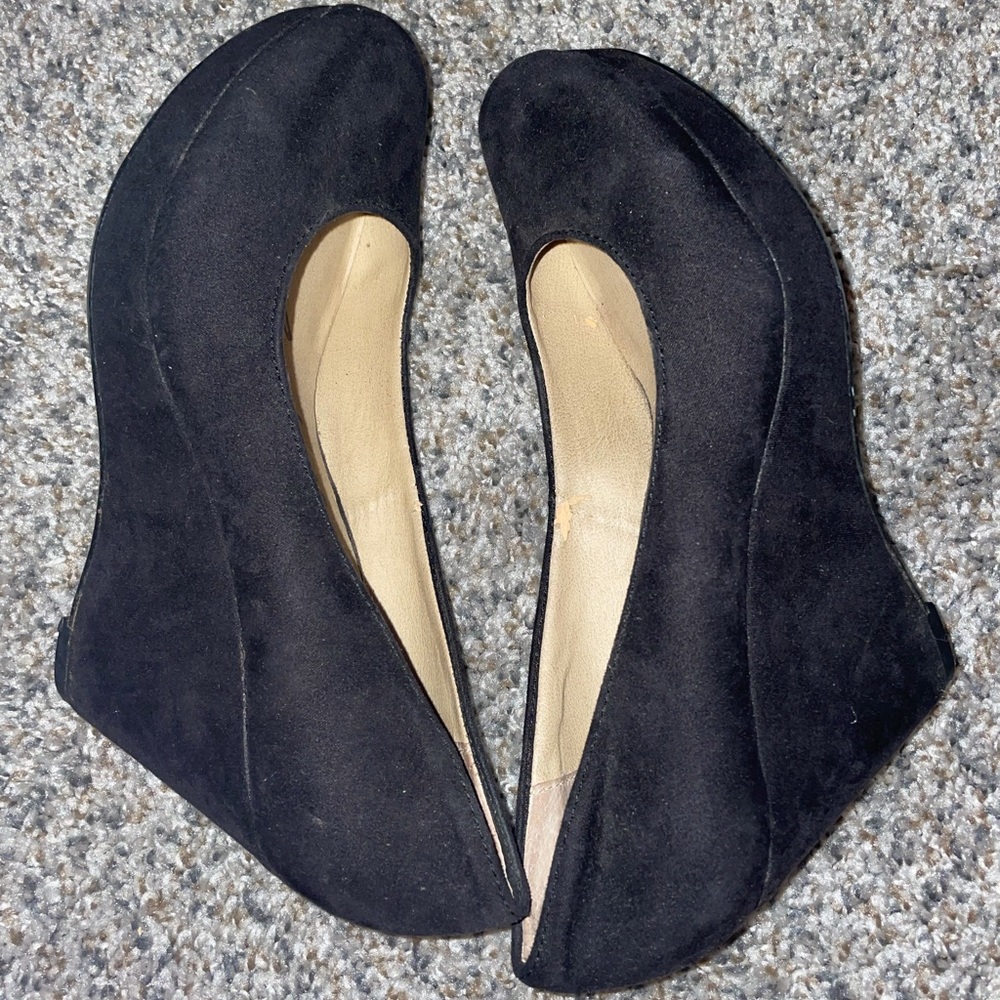 Black wedge heels
